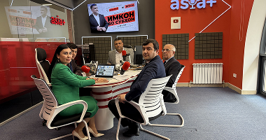 Участие сотрудников «Амонатбанка» в программе радио «Азия-Плюс», посвященной «Всемирному дню защиты прав потребителей»